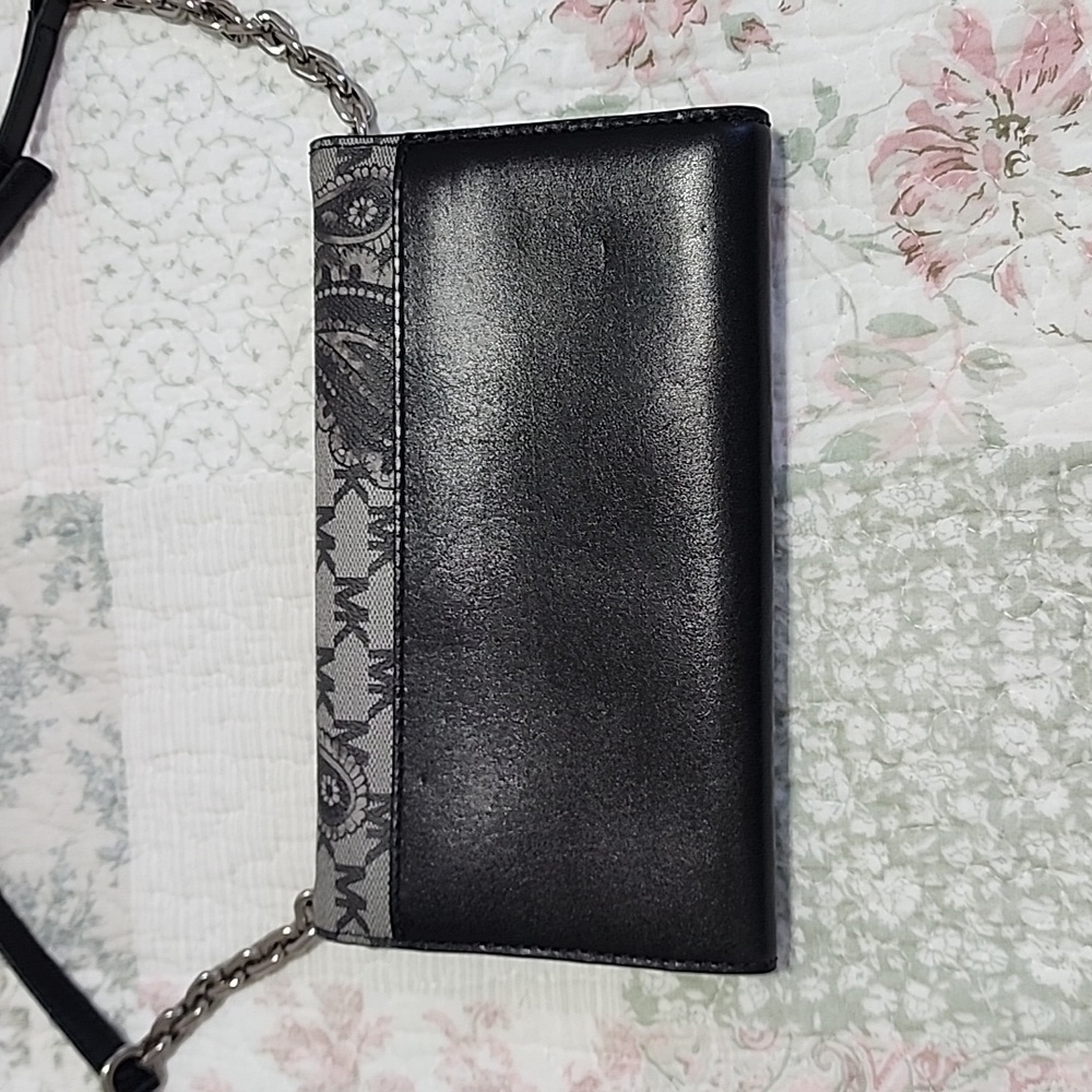 Michael Kors Paisley XL Natalie Wallet/Crossbody - Picture 4 of 6